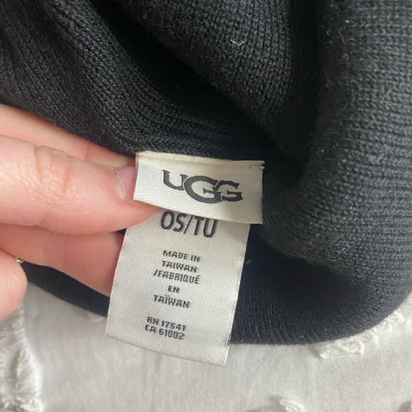 UGG Black Knit Beanie - Picture 3 of 3